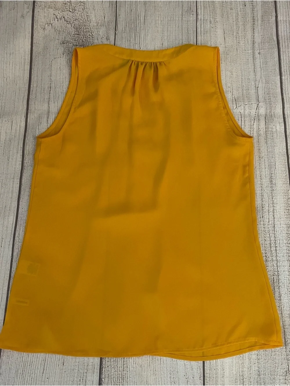 New York & Company Women’s Yellow Sleeveless Tie-Neck Top Blouse Size XS - Picture 6 of 7